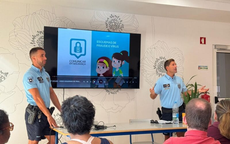 Visita da PSP Escola Segura ao CACI do Complexo Social